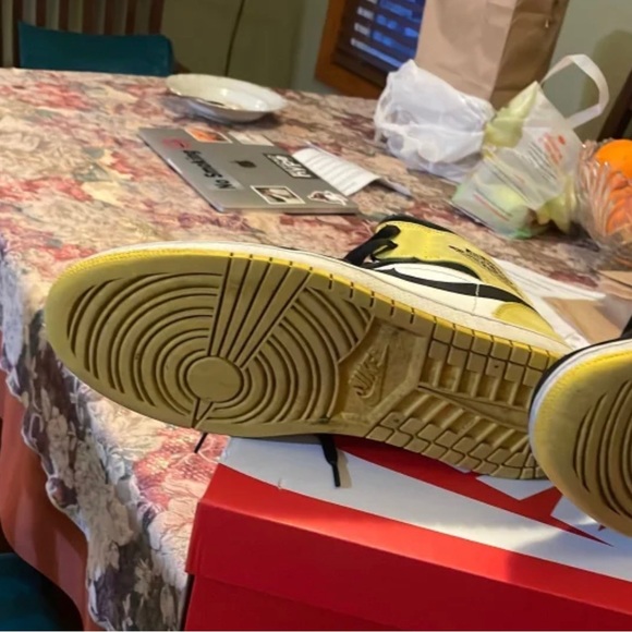 Air Jordan one yellow toe - Picture 9 of 9